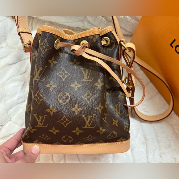 Louis Vuitton monogram, NOE BB purse - Picture 11 of 16